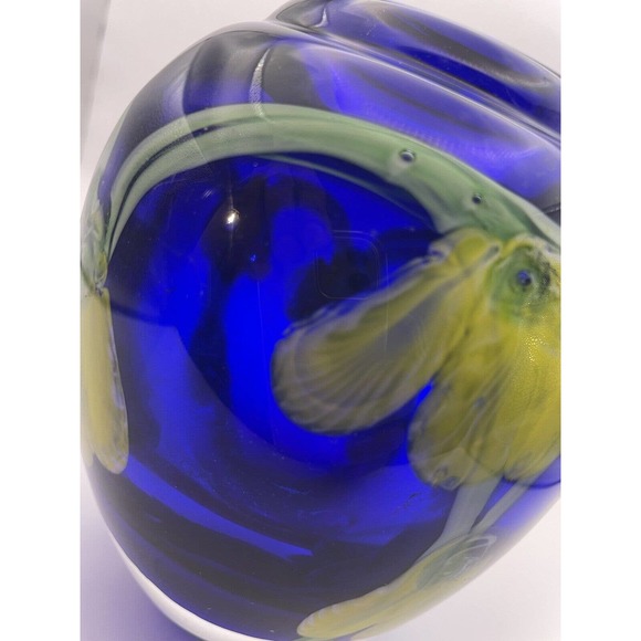 Kusak Art Glass Vase In Cobalt Blue With Cased Yellow Flowers & Green Vines - Picture 6 of 13